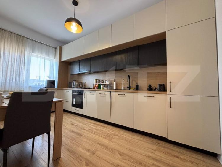 Apartament cu 3 camere decomandat în Periferie