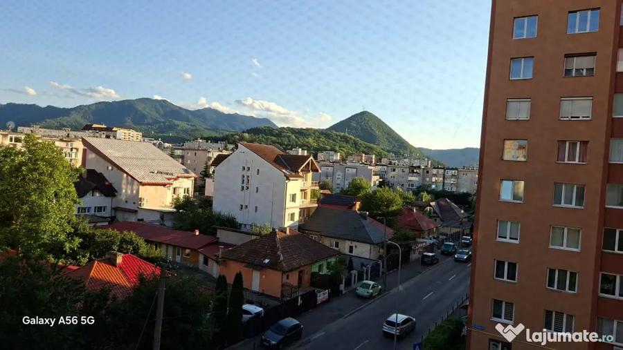 Apartament cu 3 camere decomandat în Scriitorilor