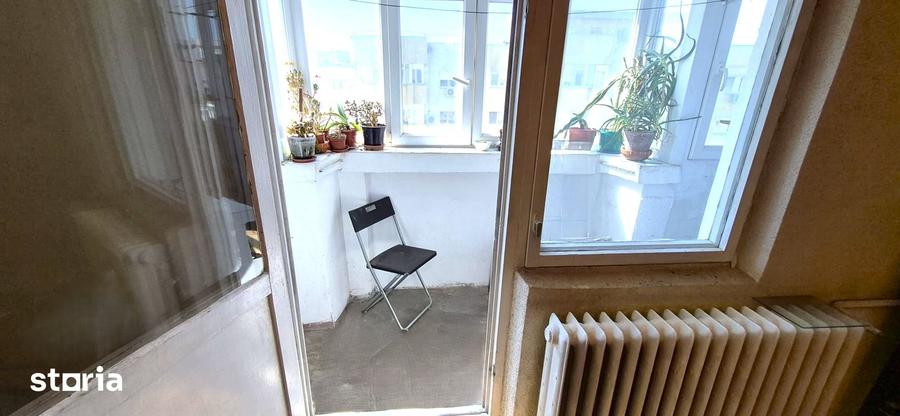 Apartament cu 3 camere decomandat în Tei