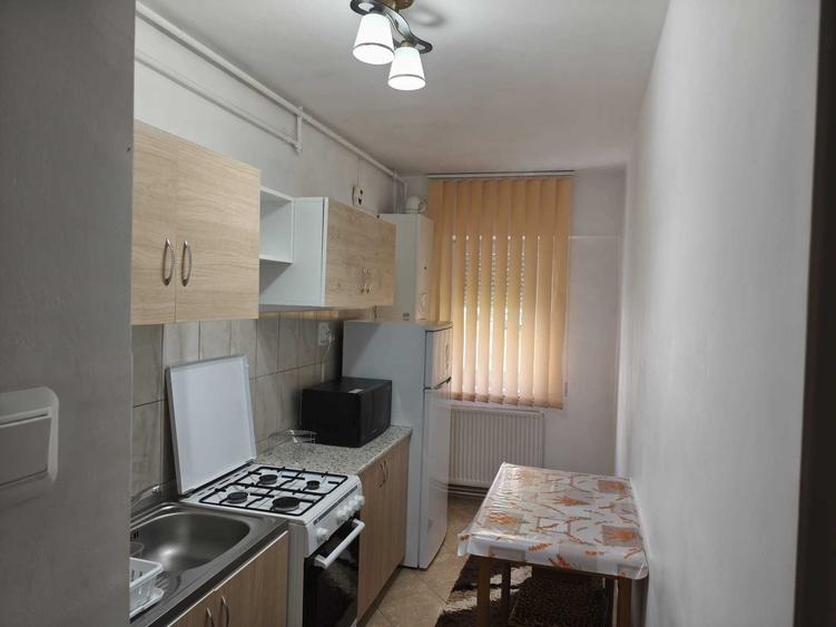 Garsonieră decomandată în Central