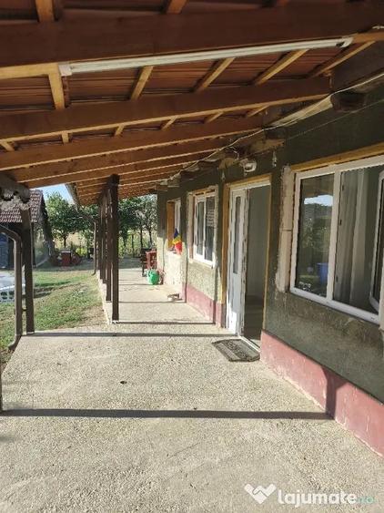 Casă cu 3 camere în Uileacu de Munte
