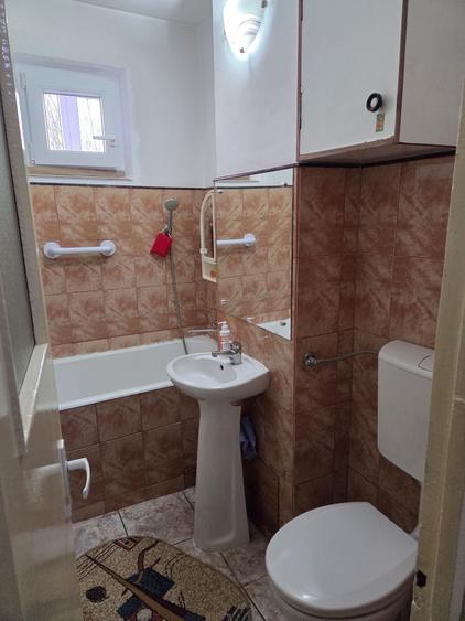 Apartament cu 2 camere decomandat în Astra