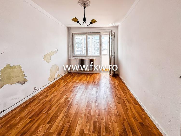 Apartament cu 3 camere semidecomandat în Drumul Taberei