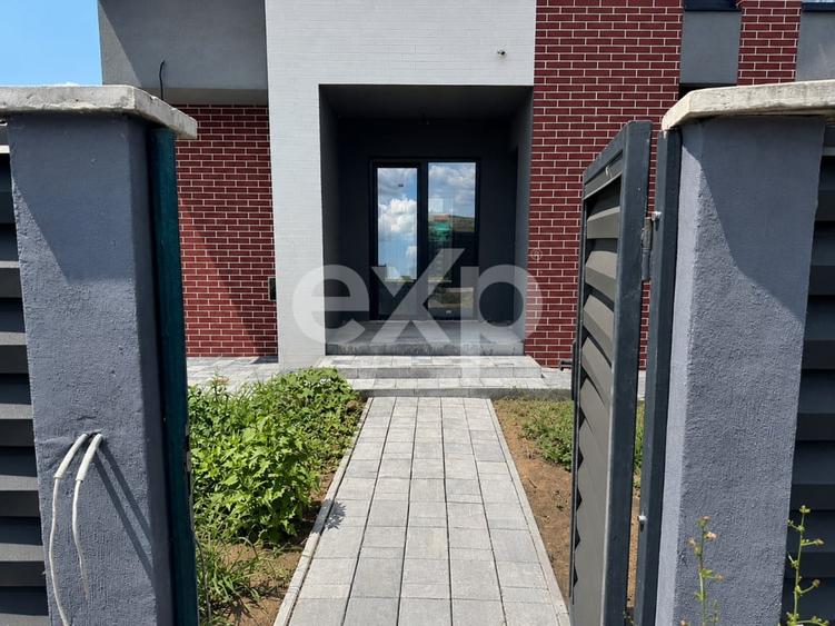 Casă cu 4 camere cu Teren 400 Mp în Jucu