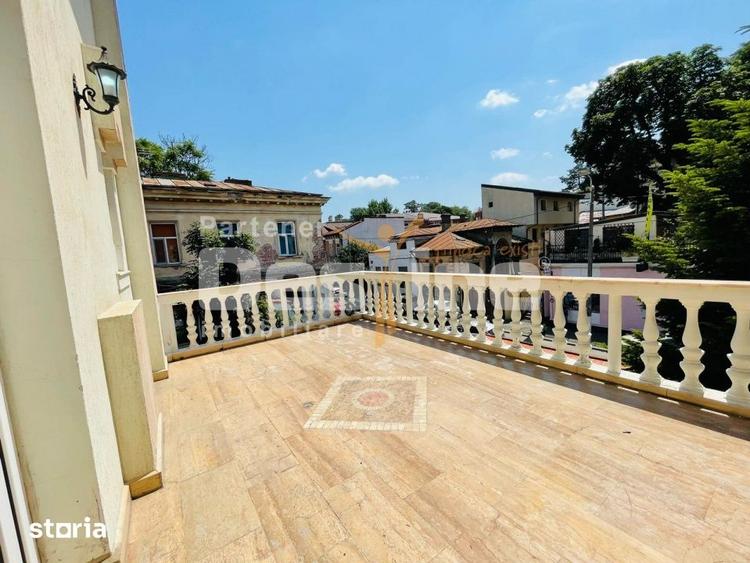 Casă cu 7 camere cu Teren 180 Mp în Parcul Carol