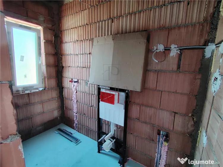 Casă cu 4 camere cu Teren 371 Mp în Moșnița Veche