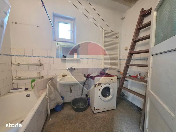 Casă cu 4 camere cu Teren 602 Mp în Central