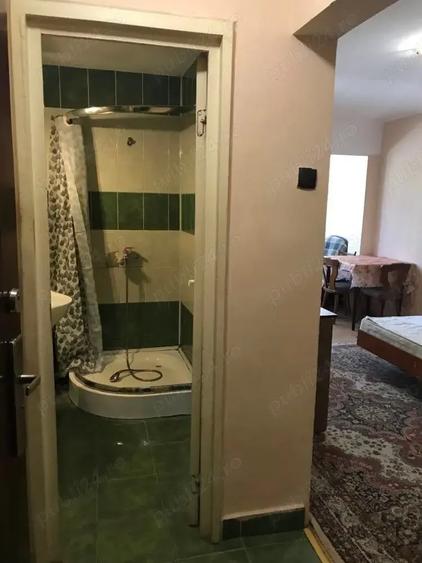 Garsonieră decomandată în Decebal