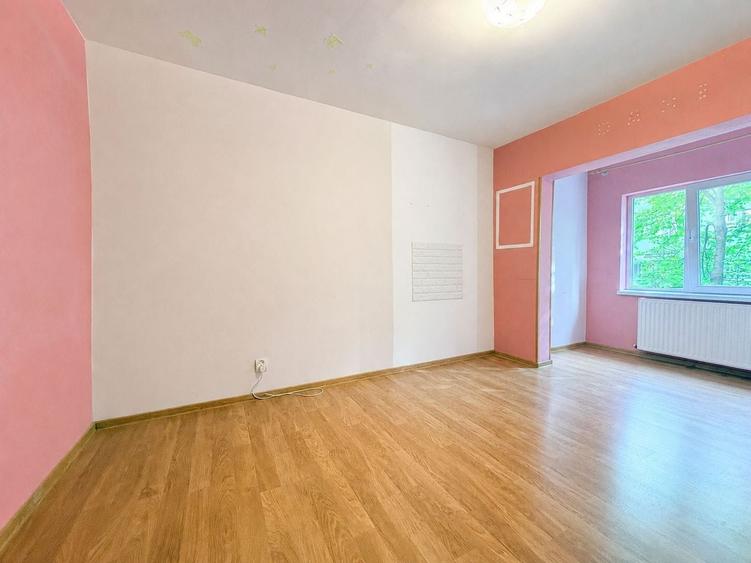 Apartament cu 3 camere decomandat, mobilat în Aradului