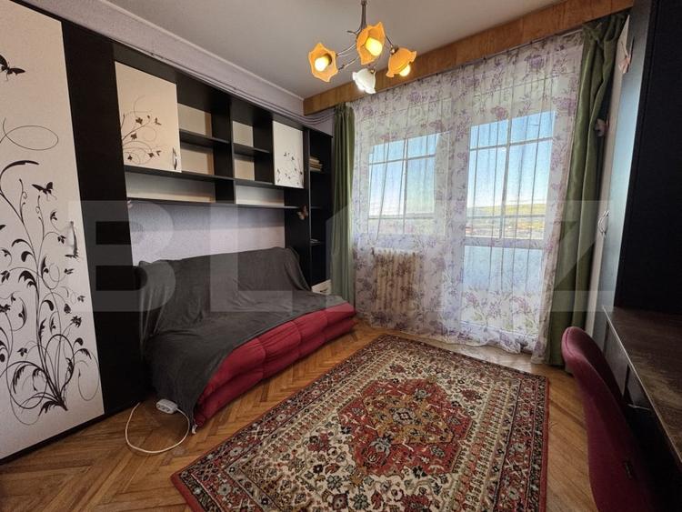 Apartament cu 4 camere decomandat, mobilat în Exterior Est