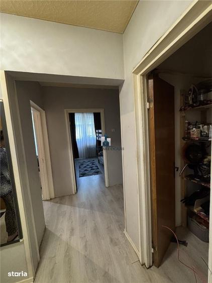 Apartament cu 3 camere decomandat în Giurgiului