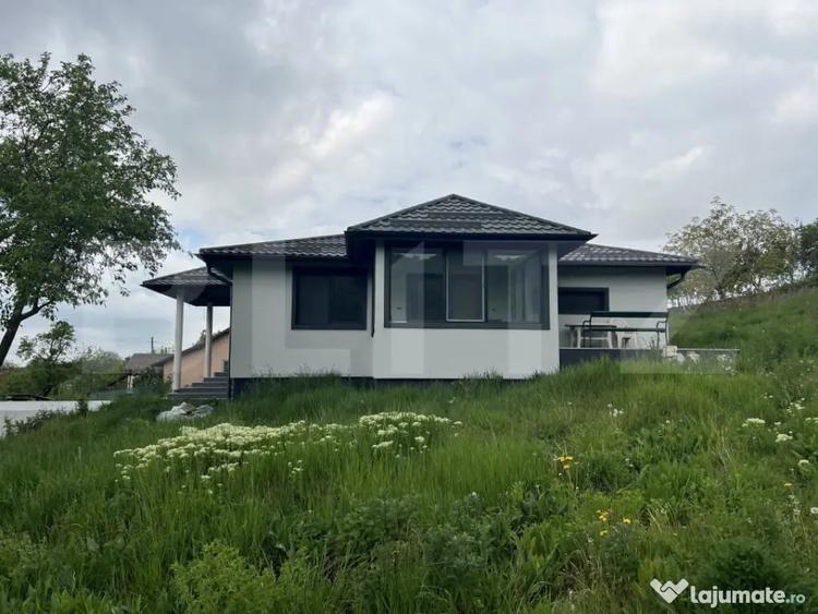Casă cu 3 camere cu Teren 2600 Mp în Râciu