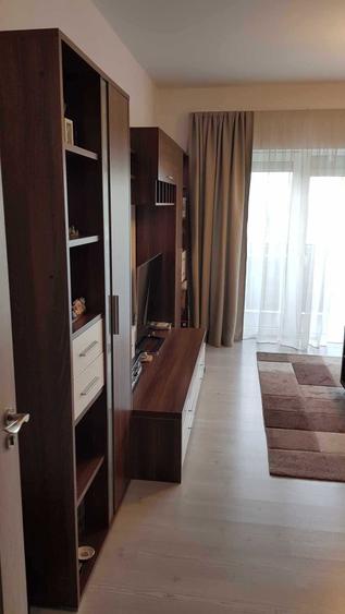 Apartament cu 3 camere decomandat în Păcii