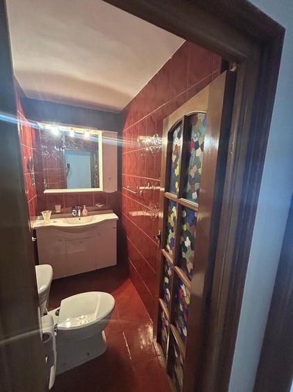 Apartament cu 4 camere semidecomandat în Drumul Taberei