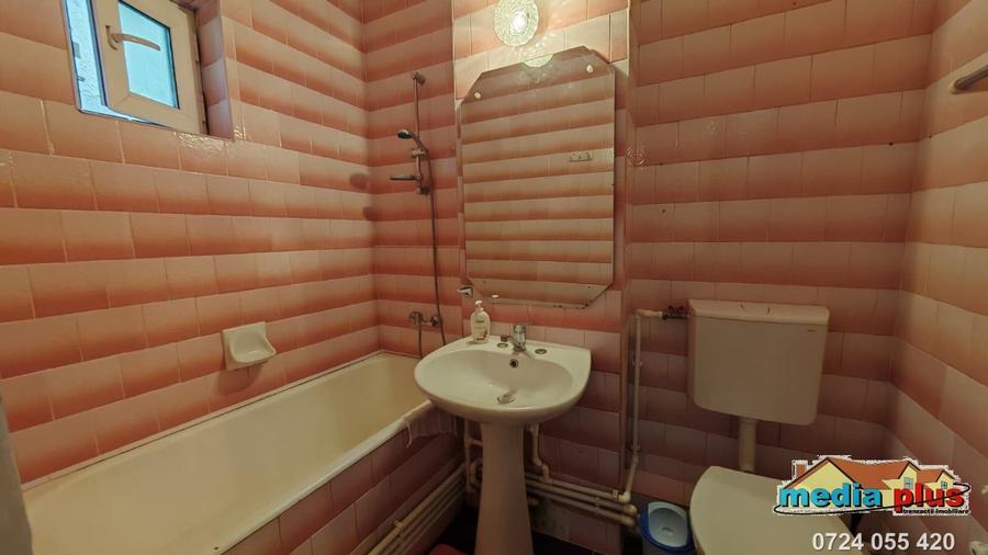 Apartament cu 3 camere decomandat în Micro 39