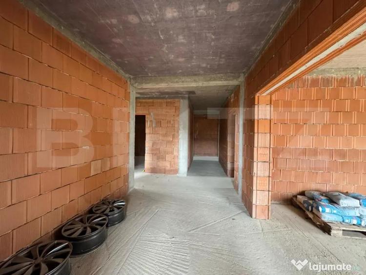 Casă cu 4 camere cu Teren 1760 Mp în Central