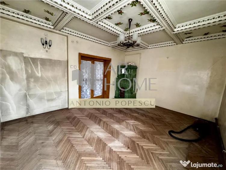 Casă cu 3 camere cu Canalizare în Central