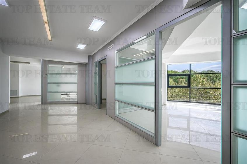 Spațiu comercial, de 285 mp, în Baba Novac