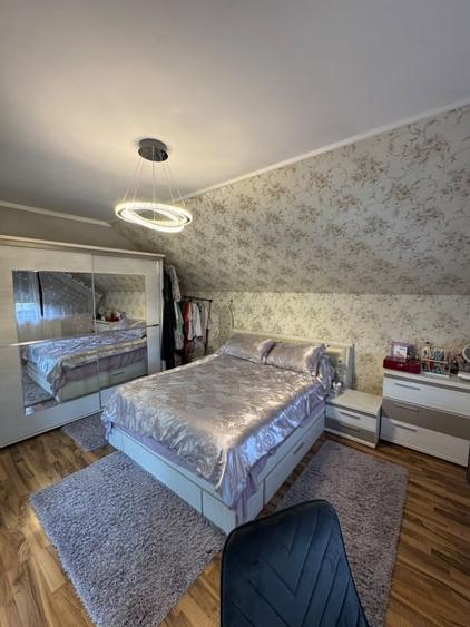 Duplex cu 4 camere cu Canalizare în Independenței