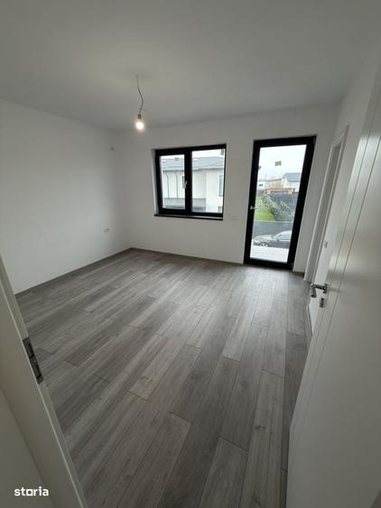 Casă cu 4 camere în Domnești