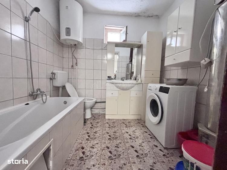 Casă cu 3 camere în Mierlău