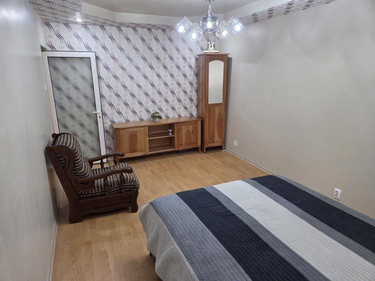 Apartament cu 3 camere decomandat în 9 Mai