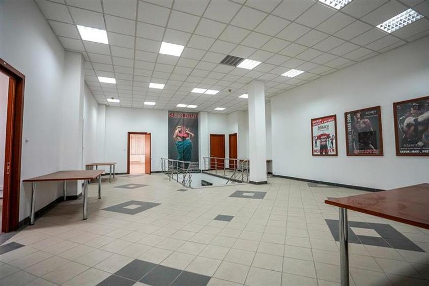 Spațiu comercial, de 1,240 mp, în Central