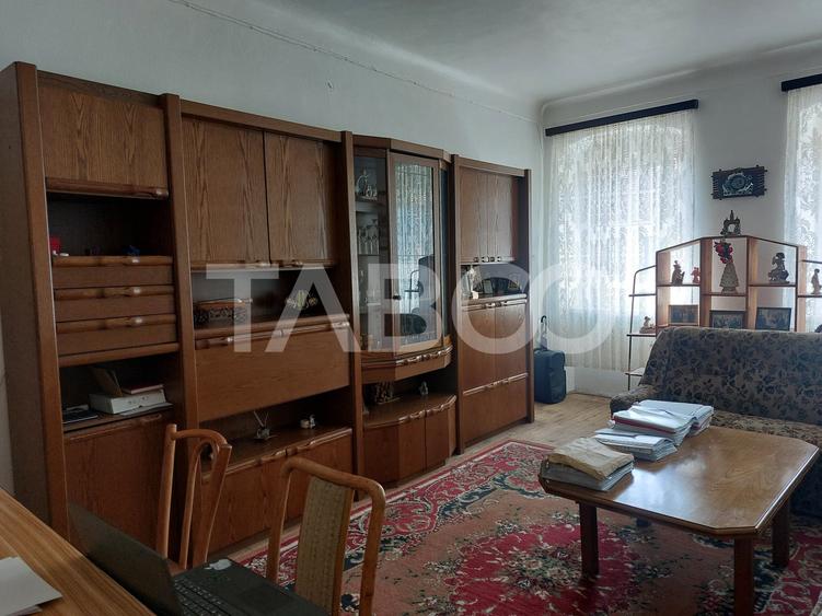 Apartament cu 3 camere decomandat, mobilat în Cisnădie