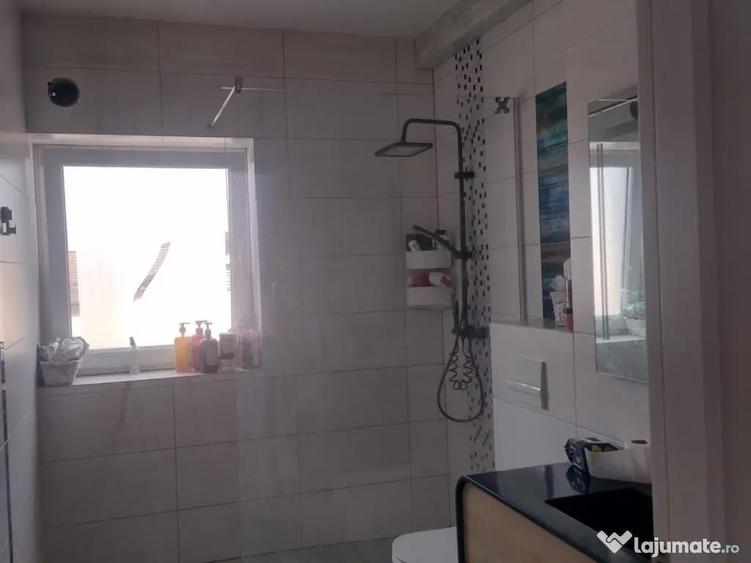 Casă cu 5 camere în Bartolomeu