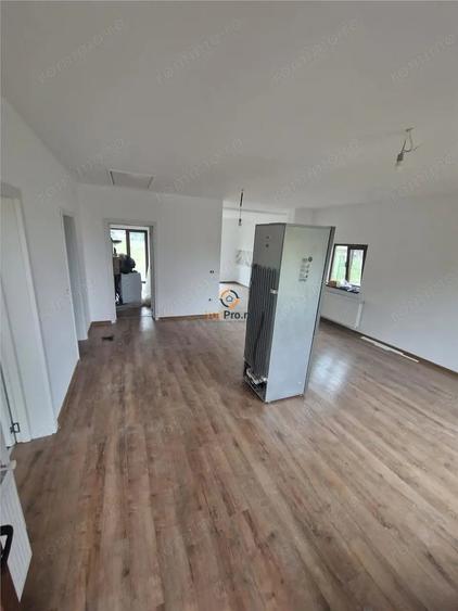 Casă cu 1 camere cu Teren 750 Mp în Dragșina