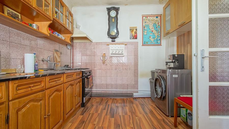 Casă individuală cu 4 camere cu Canalizare în Sânpetru