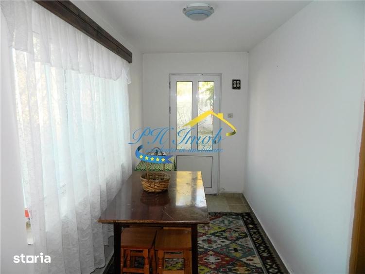 Casă cu 3 camere cu Teren 2132 Mp în Cornu