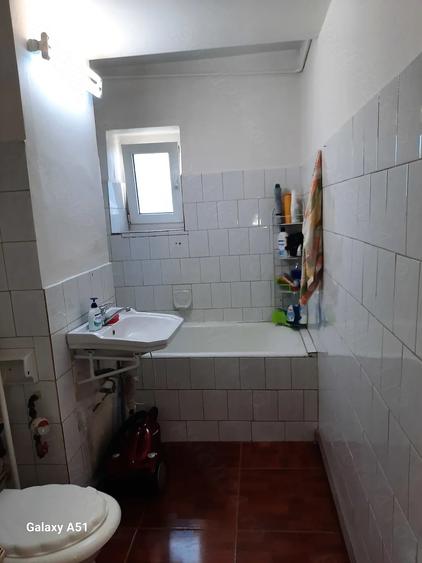 Garsonieră decomandată în Gorjului