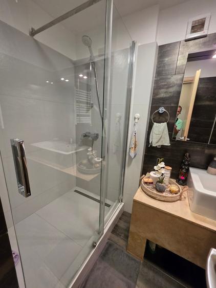 Apartament cu 3 camere semidecomandat în Ștefan cel Mare