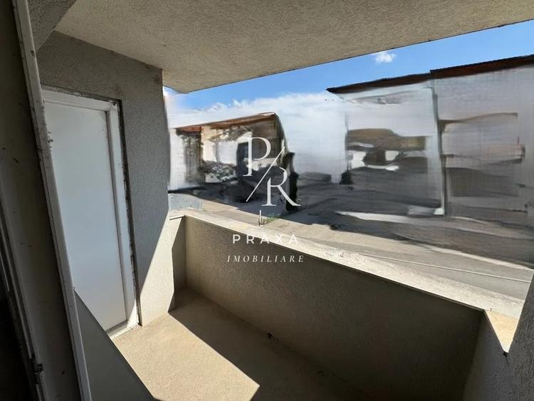 Apartament cu 3 camere semidecomandat în Florești