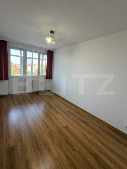 Apartament cu 2 camere semidecomandat în 1 Mai