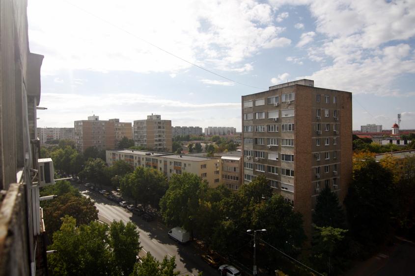 Apartament cu 3 camere decomandat în Circumvalațiunii