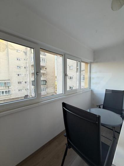 Apartament cu 2 camere decomandat, mobilat în Central