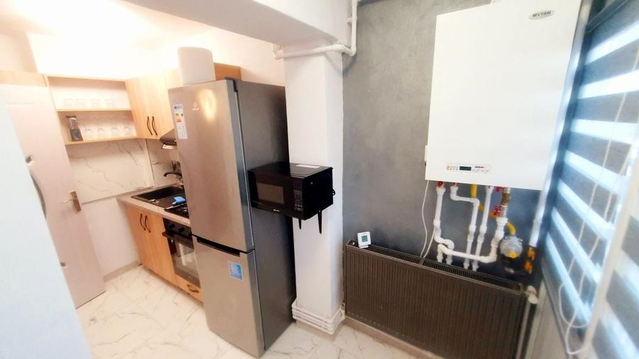 Apartament cu 2 camere decomandat în Plopilor