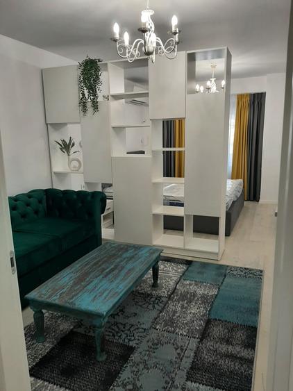 Garsonieră decomandată în Decebal