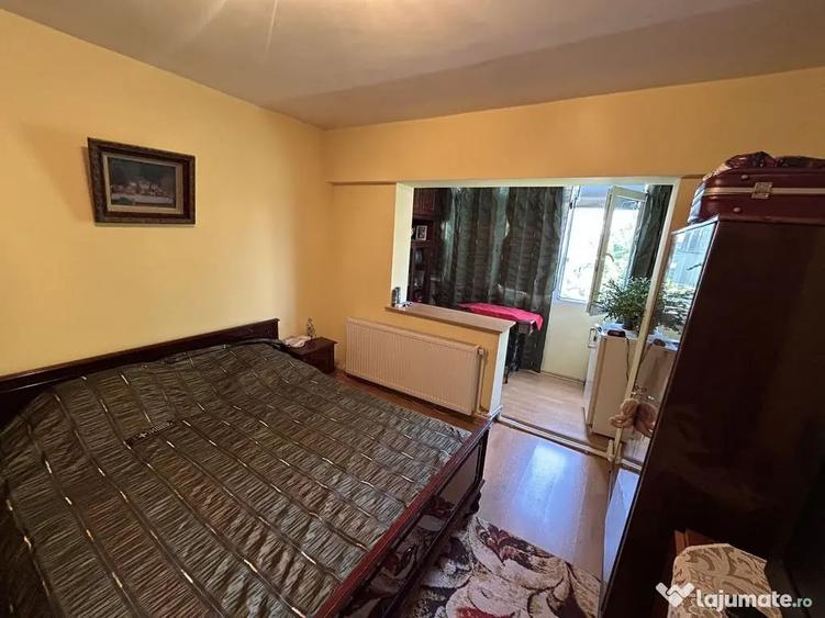 Apartament cu 3 camere decomandat în Dacia