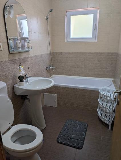 Apartament cu 3 camere decomandat, mobilat în Braytim