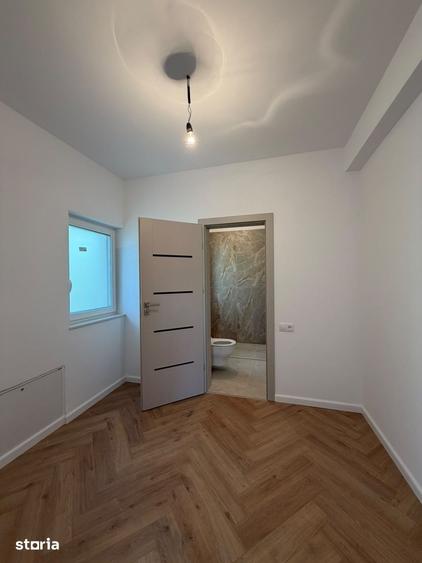 Casă cu 5 camere cu Teren 432 Mp în Chinteni