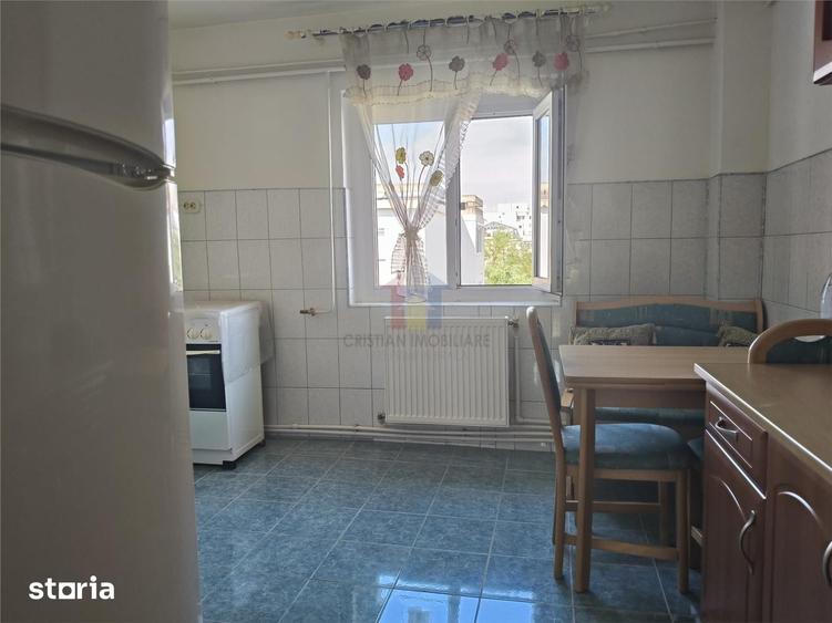 Apartament cu 3 camere în Buzaului