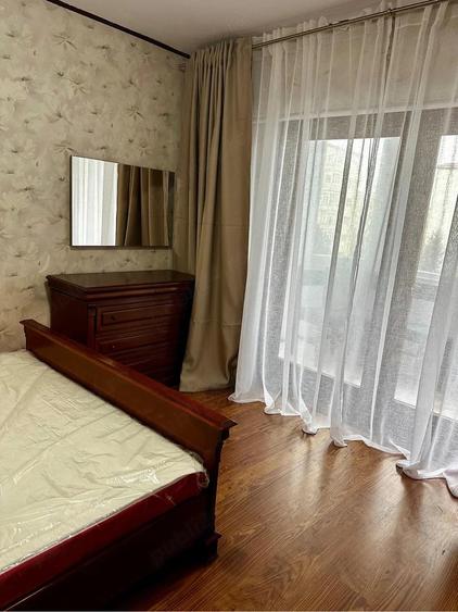 Apartament cu 3 camere decomandat în Calea Romanului