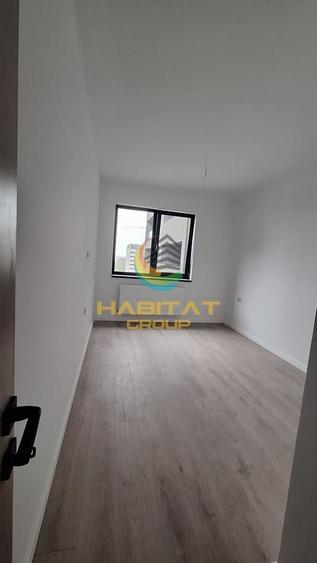 Apartament cu 3 camere semidecomandat în Berceni