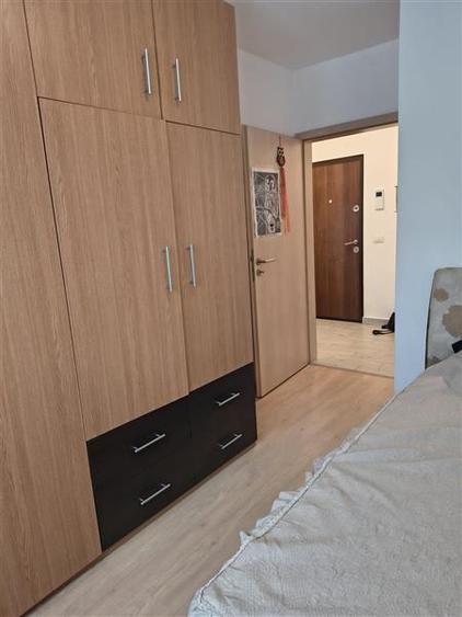 Apartament cu 3 camere decomandat, mobilat în Tractorul