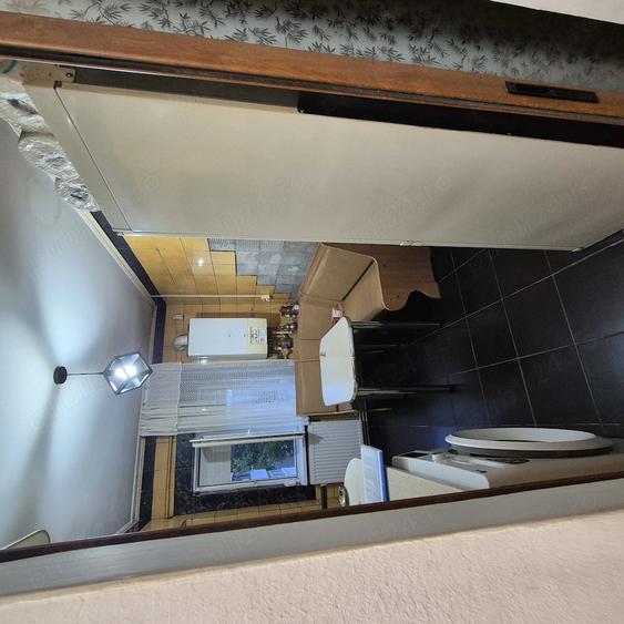 Apartament cu 3 camere decomandat în Buzaului