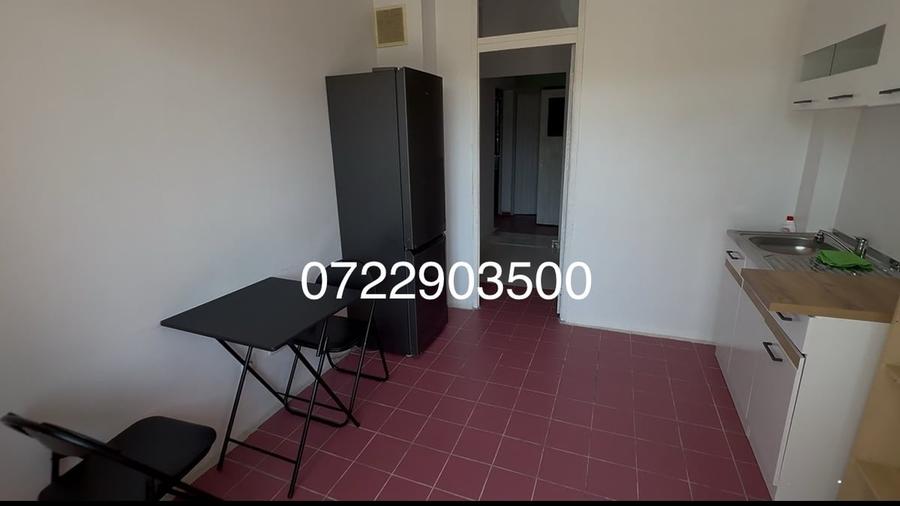 Apartament cu 3 camere decomandat în Apărătorii Patriei