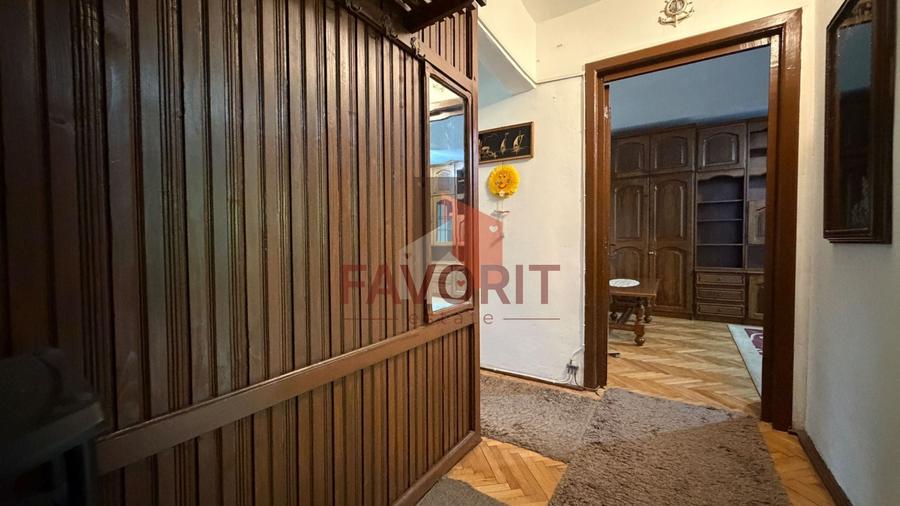 Apartament cu 3 camere decomandat, mobilat în Aradului